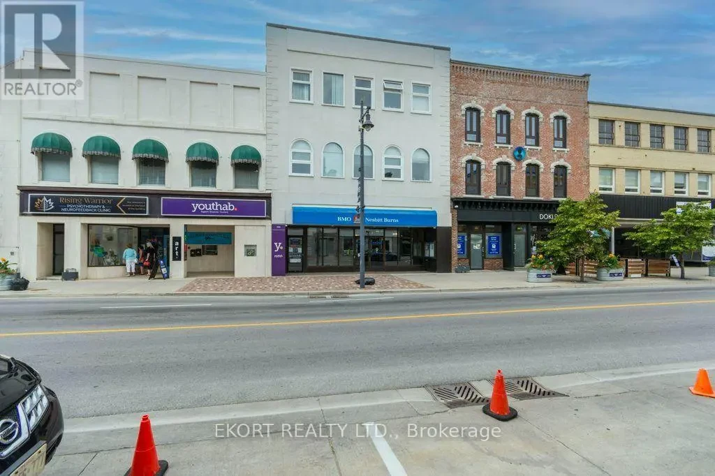 210 Front Street, Belleville (Belleville Ward)
